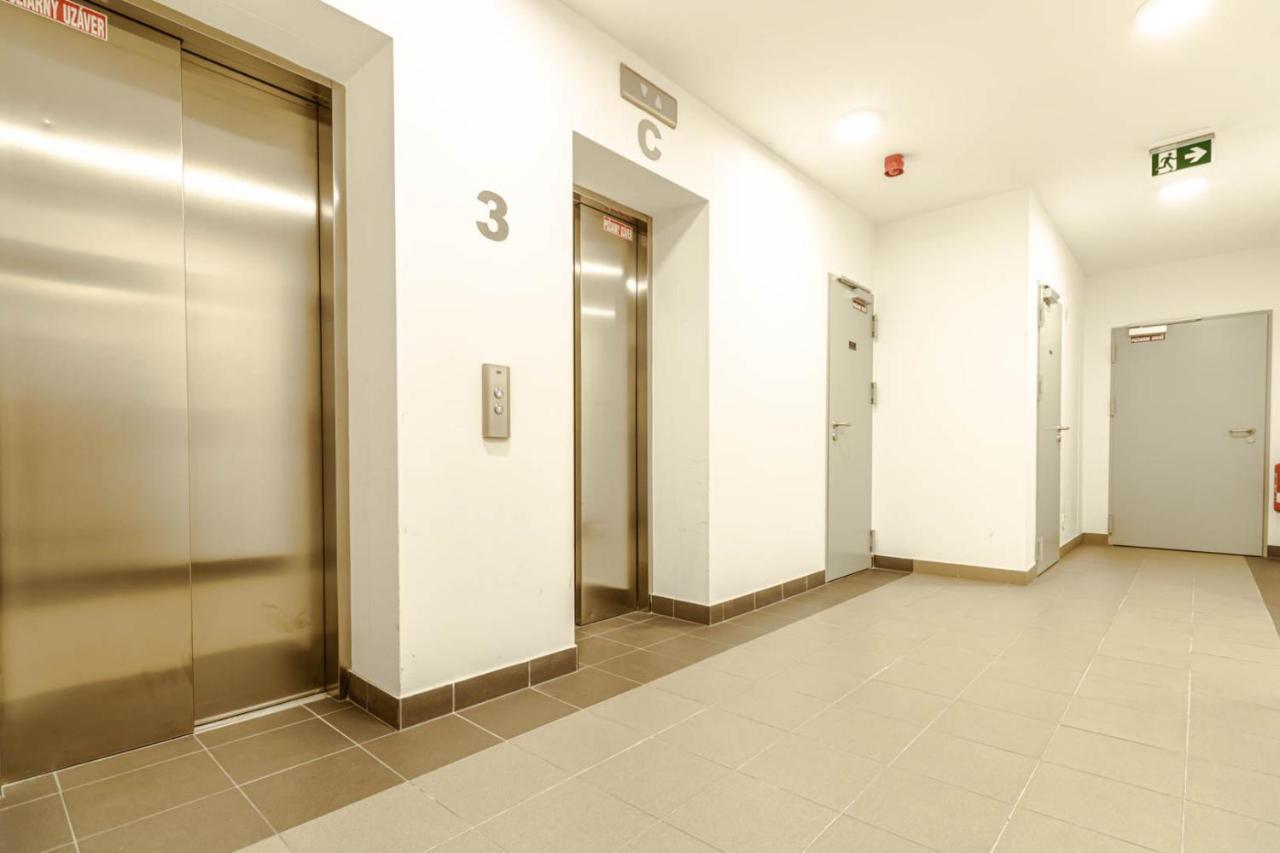 Апартаменты Moderny Byt V Sirsom Centre Братислава Экстерьер фото